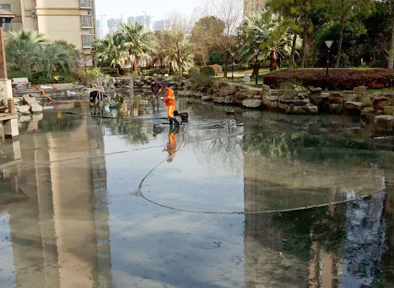 兴隆景观池淤泥清理